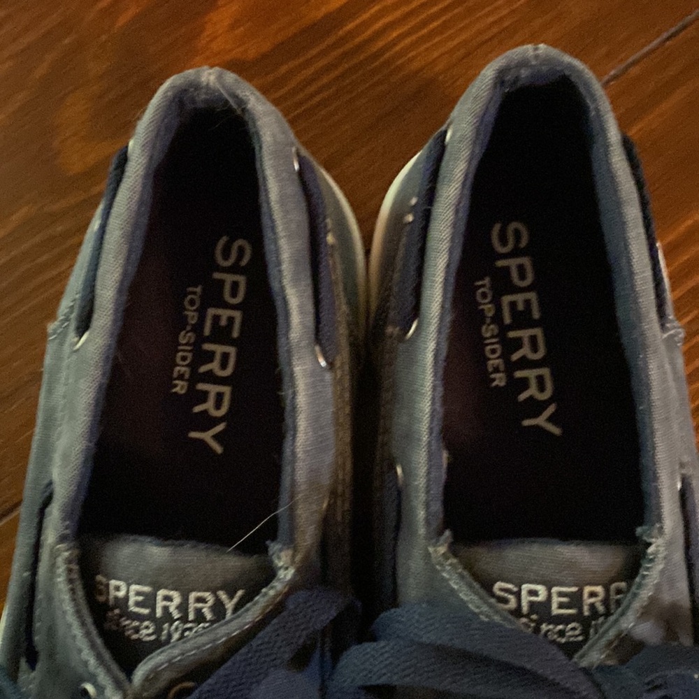 Shoes - Picture 3 of 4